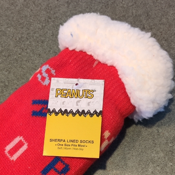 Peanuts Red Sherpa Lined Socks - Picture 2 of 3
